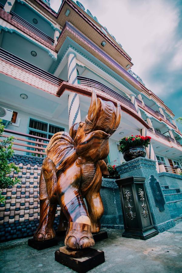 Amber Palace Hotel Myitkyinā Zewnętrze zdjęcie