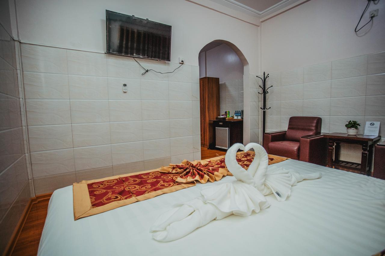 Amber Palace Hotel Myitkyinā Zewnętrze zdjęcie