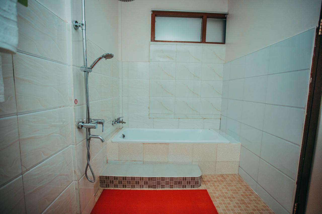 Amber Palace Hotel Myitkyinā Zewnętrze zdjęcie
